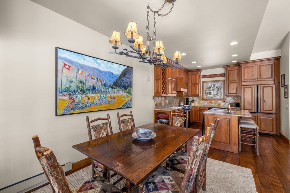 Townhome, 3 Bedrooms | Dining