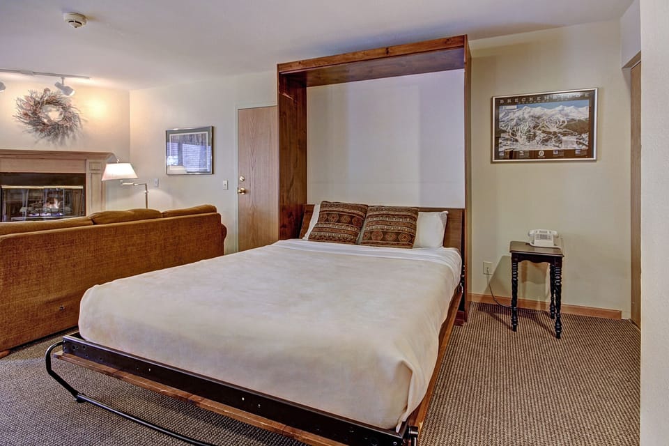 Studio | 1 bedroom, cribs (surcharge), WiFi (free), bed sheets