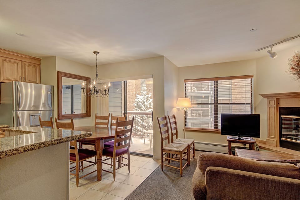 Studio | Dining