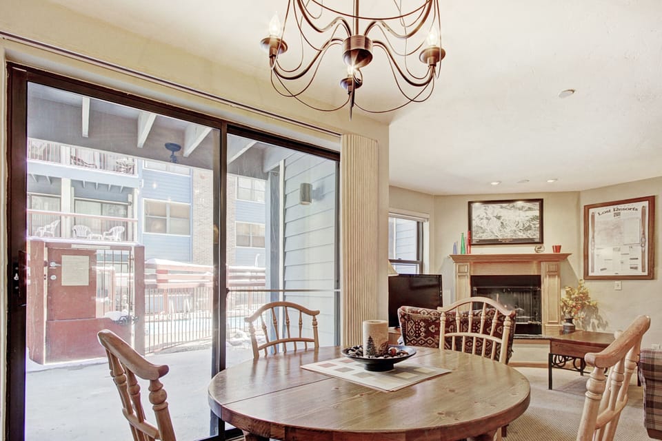 Condo, 1 Bedroom | Dining