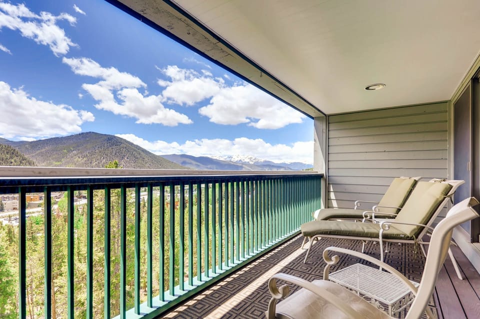Condo, 3 Bedrooms | Property grounds