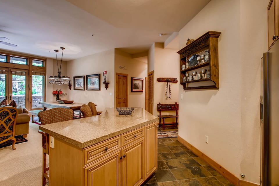 Condo, 3 Bedrooms | Private kitchen | Full-size fridge, microwave, oven, stovetop