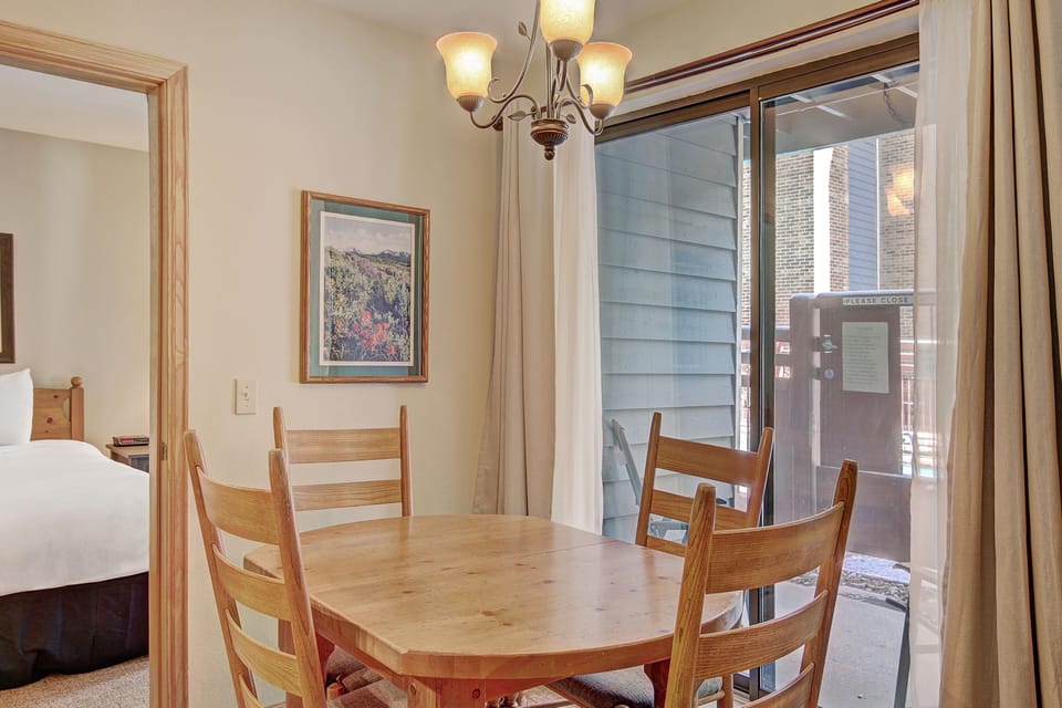 Condo, 1 Bedroom | Dining