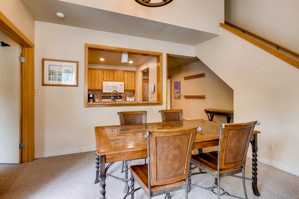 Condo, 3 Bedrooms | Private kitchen | Full-size fridge, microwave, oven, stovetop