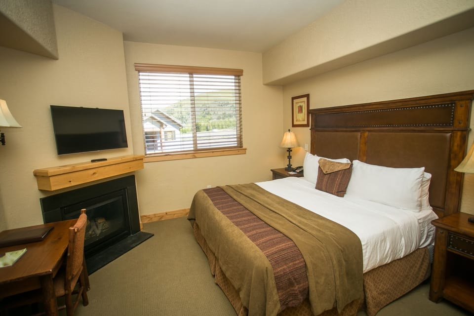 Condo, 3 Bedrooms | 3 bedrooms, cribs/infant beds, free WiFi, bed sheets