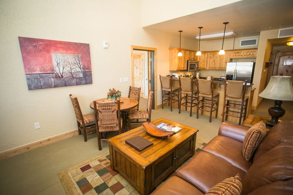 Condo, 3 Bedrooms | Living area | Flat-screen TV, fireplace, iPod dock