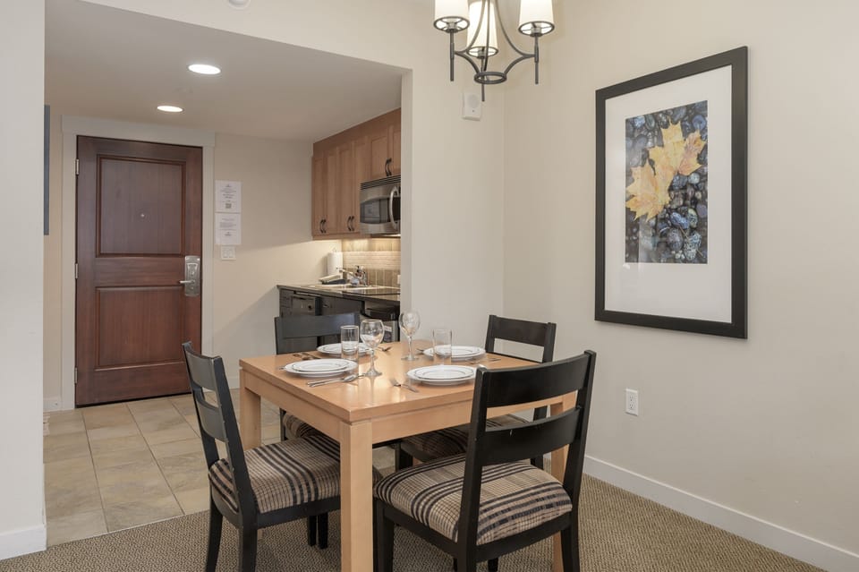 Condo, 1 Bedroom | Dining