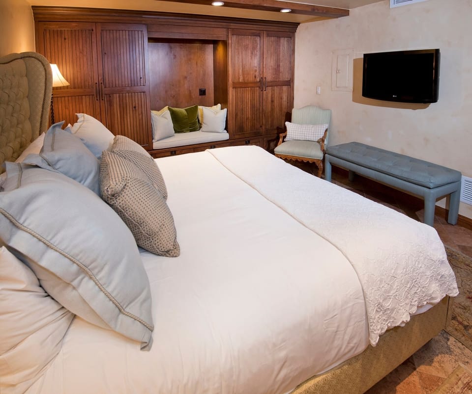 Condo, 1 Bedroom | 1 bedroom, free WiFi, bed sheets