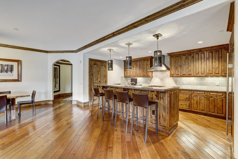 Condo, 4 Bedrooms | Private kitchen | Microwave, oven, stovetop, dishwasher