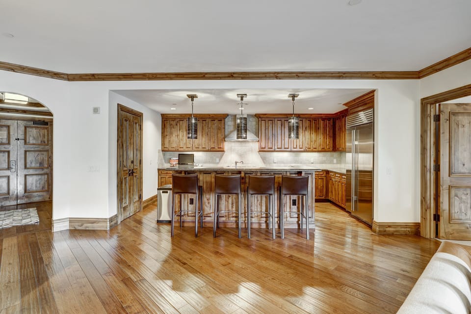 Condo, 4 Bedrooms | Private kitchen | Microwave, oven, stovetop, dishwasher