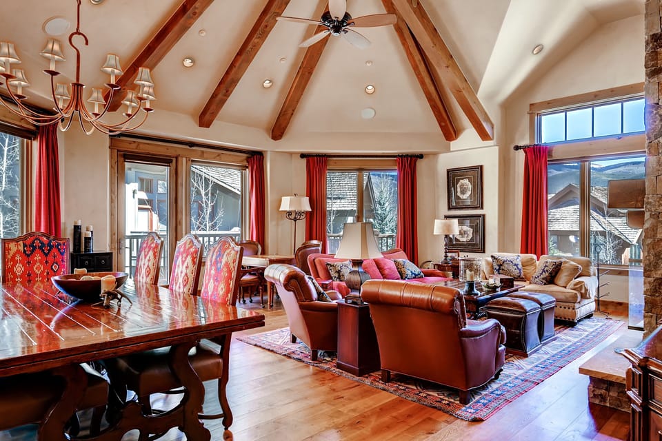 Condo, 5 Bedrooms | In-room dining