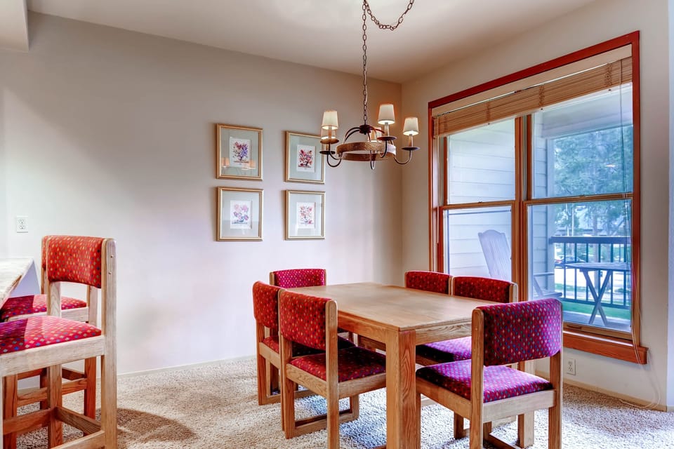 Townhome, 2 Bedrooms | Dining