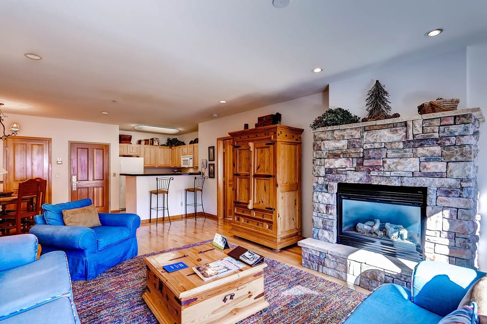 Condo, 2 Bedrooms | Living room | Flat-screen TV, fireplace, DVD player