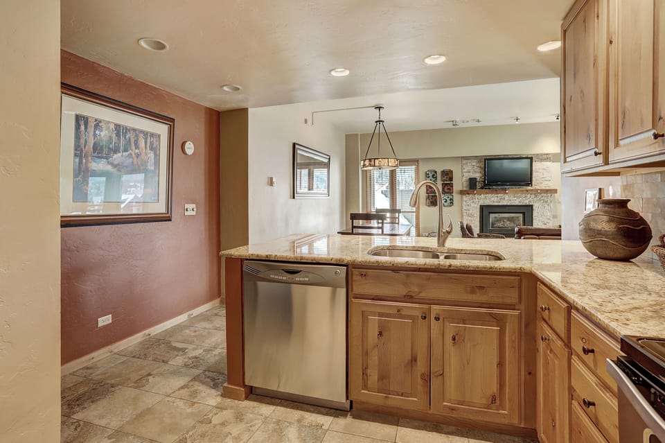 Apartment, 2 Bedrooms | Private kitchen | Full-size fridge, microwave, oven, stovetop
