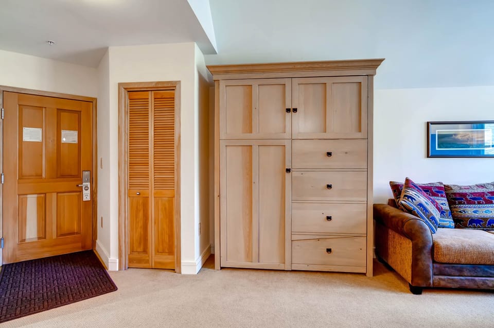 Studio | Interior