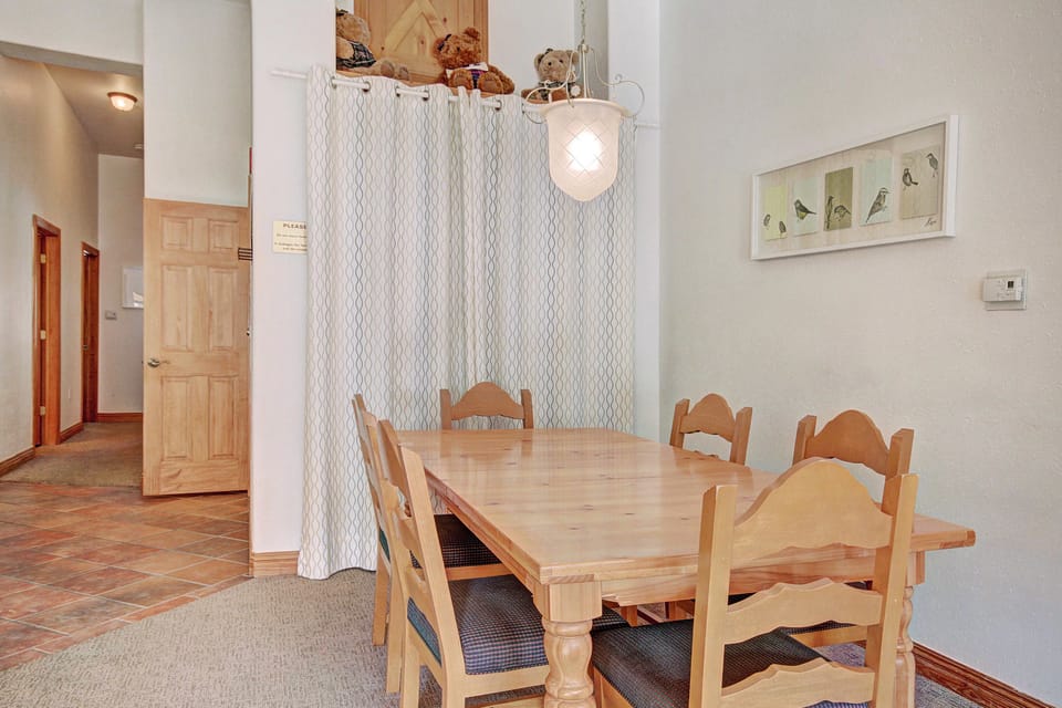 Condo, 3 Bedrooms | In-room dining