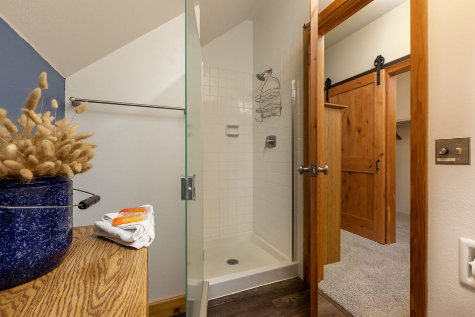 2130 The Pines 1 Bedroom Condo by RedAwning Apartment in Keystone