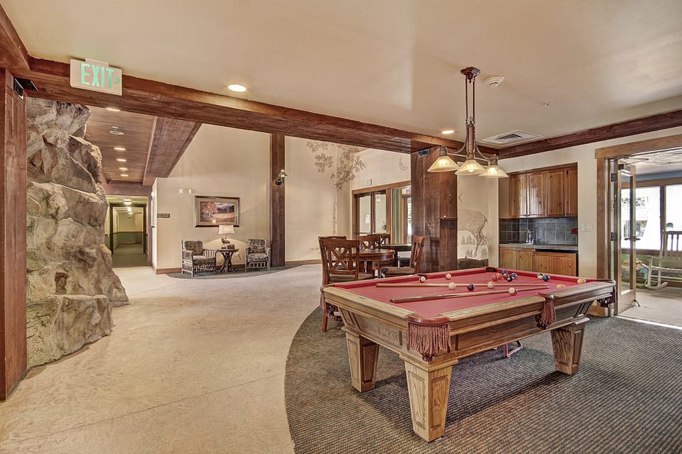 Condo, 2 Bedrooms | Billiards