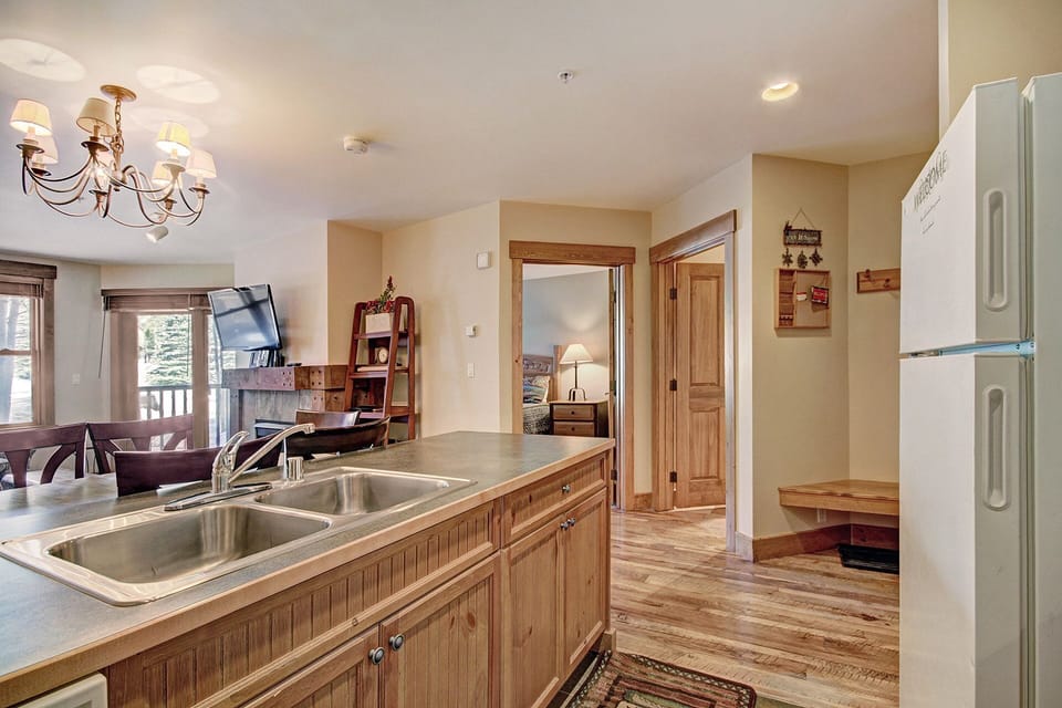 Condo, 2 Bedrooms | Private kitchen | Full-size fridge, microwave, oven, stovetop
