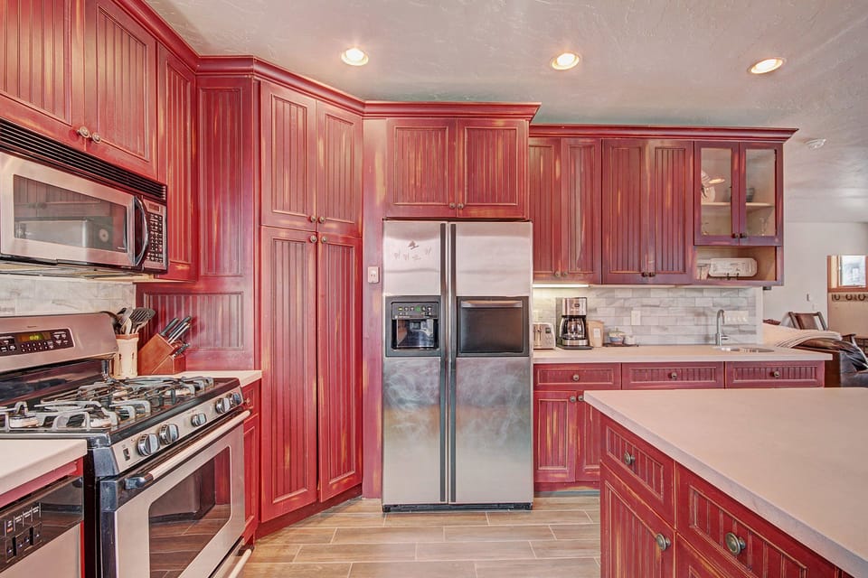 Condo, Multiple Bedrooms | Private kitchen | Full-size fridge, microwave, oven, stovetop