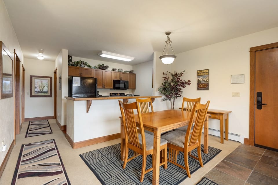 Condo, 2 Bedrooms | Interior