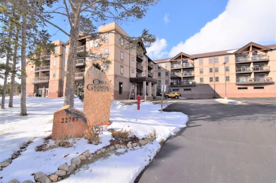 Condo, 2 Bedrooms | Exterior