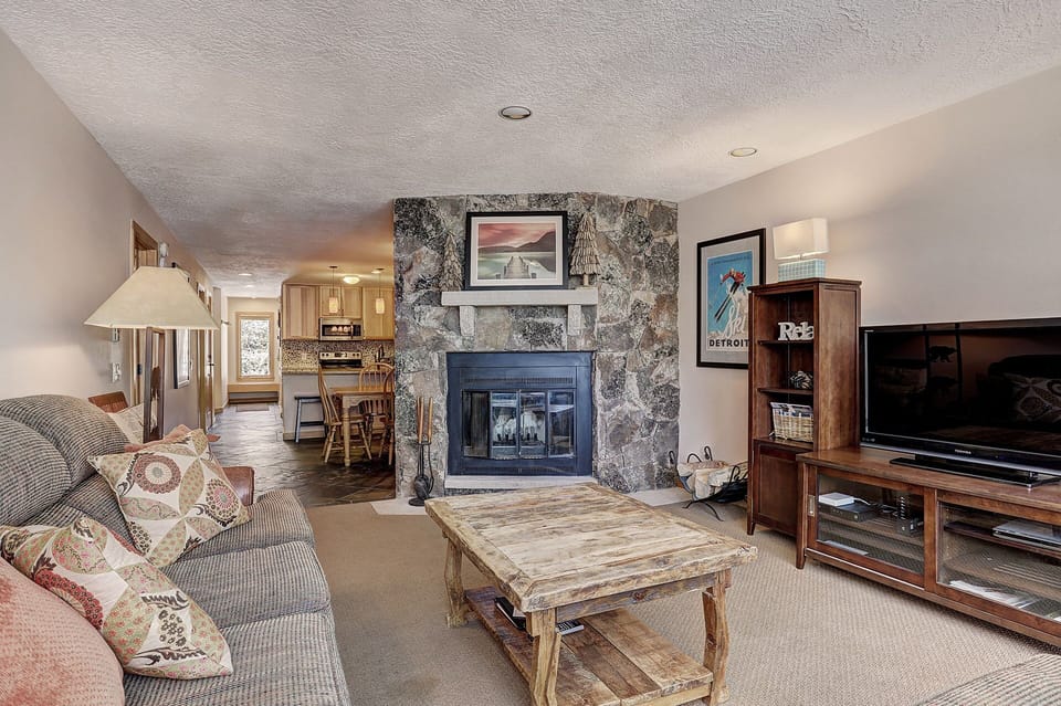 Condo, 2 Bedrooms | Living area | TV, fireplace