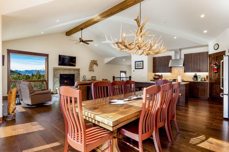 Townhome, 3 Bedrooms | Dining
