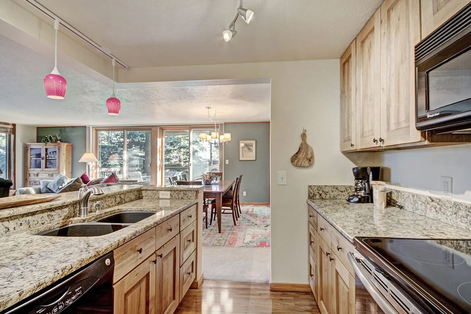 Condo, 2 Bedrooms | Private kitchen | Full-size fridge, microwave, oven, stovetop