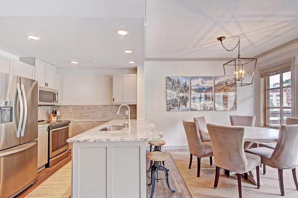 Condo, 2 Bedrooms | Private kitchen | Full-size fridge, microwave, oven, dishwasher
