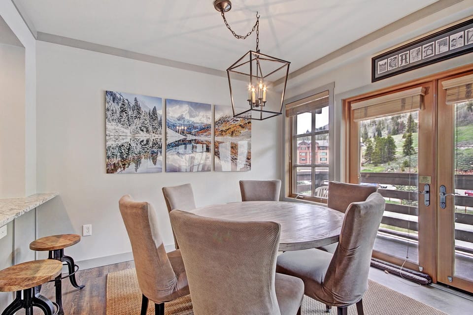 Condo, 2 Bedrooms | Dining