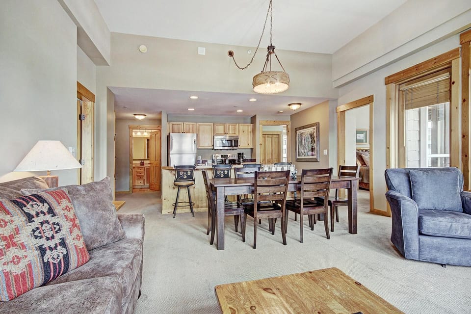 Condo, 3 Bedrooms | Interior
