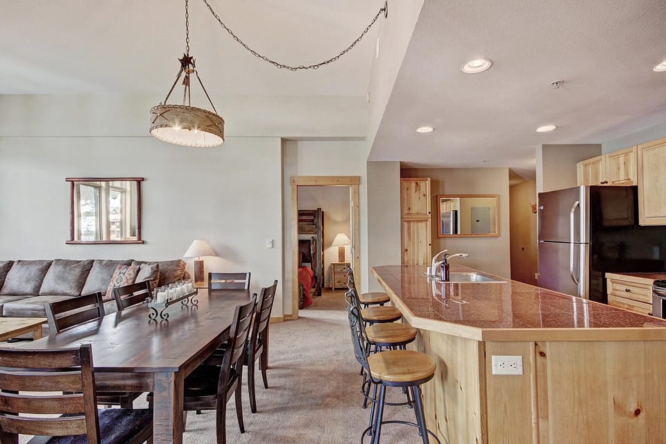Condo, 3 Bedrooms | Dining