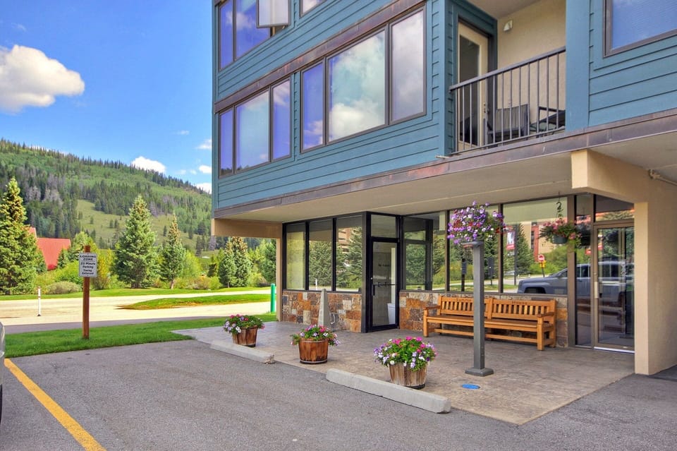 Condo, 2 Bedrooms | Exterior