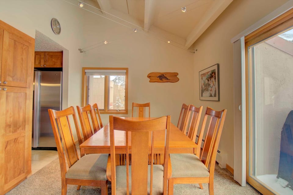Condo, 3 Bedrooms | Dining