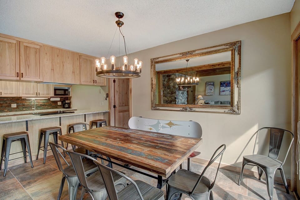 Condo, 3 Bedrooms | Dining