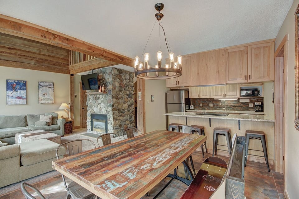 Condo, 3 Bedrooms | Dining