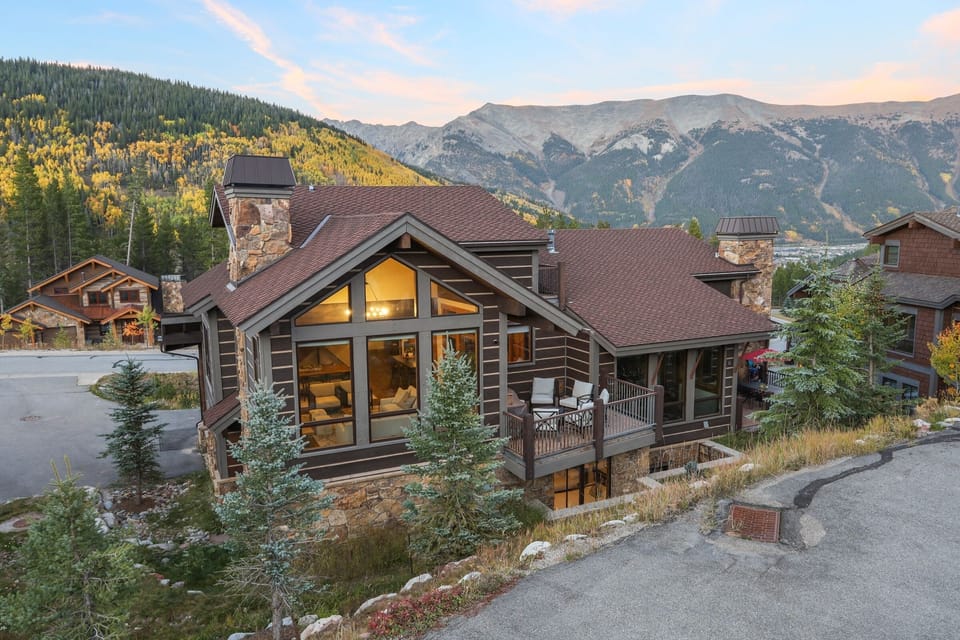 House, 5 Bedrooms | Exterior