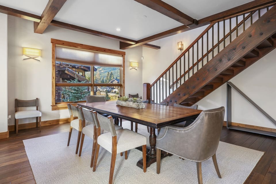 House, 5 Bedrooms | Private kitchen | Full-size fridge, microwave, oven, stovetop