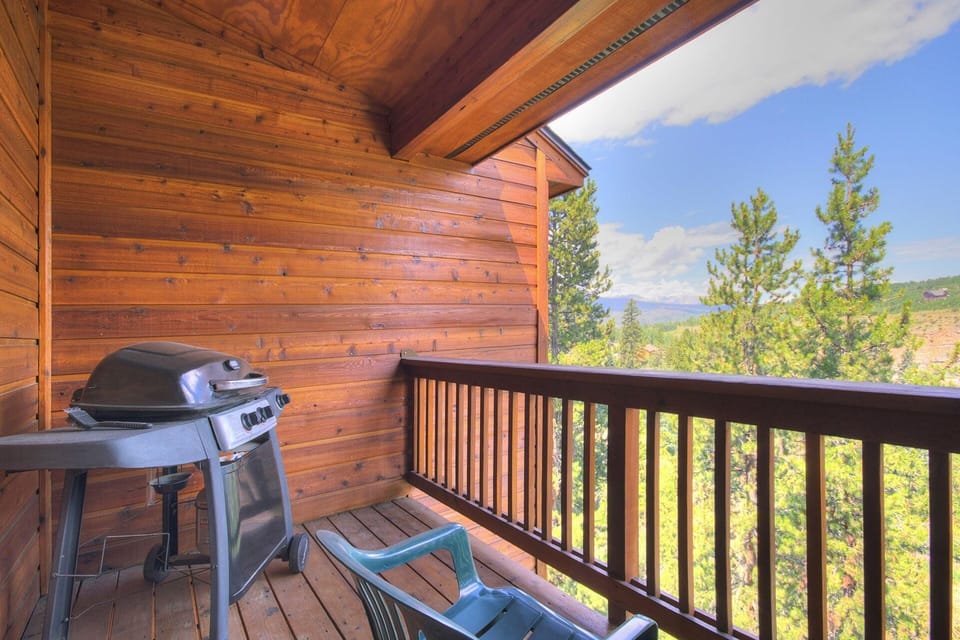 Townhome, 2 Bedrooms | BBQ/picnic area