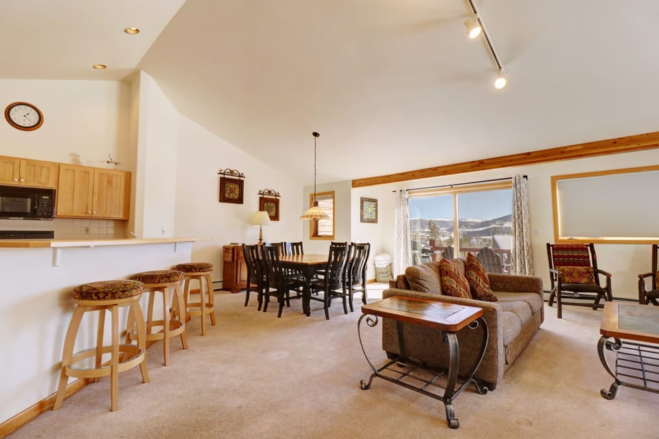 House, 3 Bedrooms | Living area | Flat-screen TV