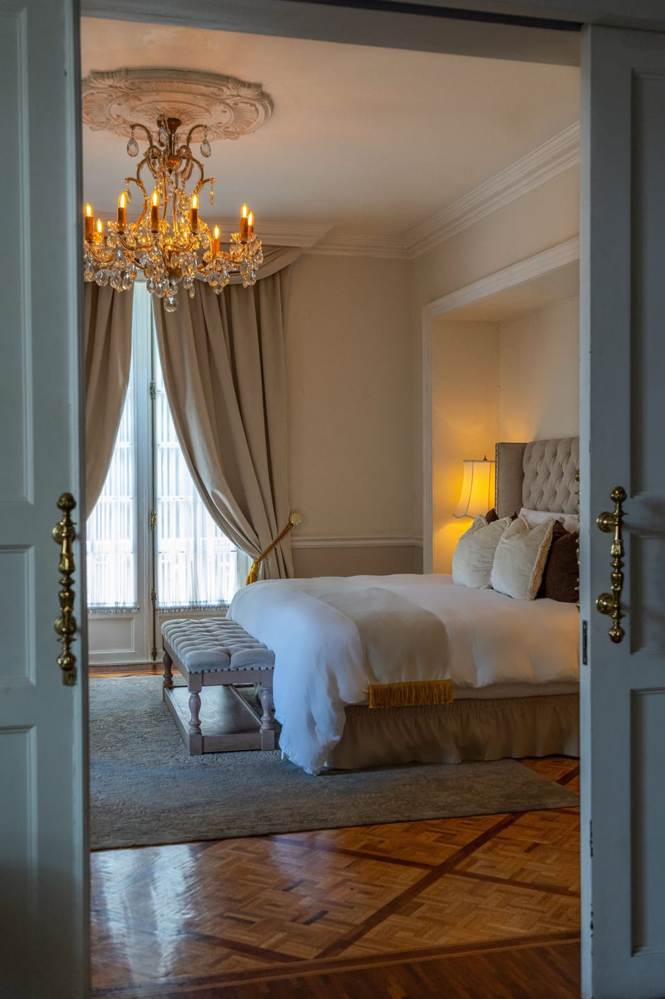 Suite Charles | 1 bedroom, premium bedding, minibar, individually decorated