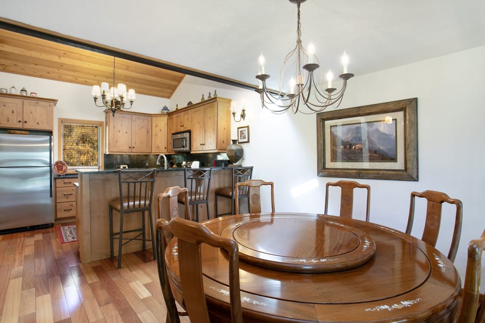 Townhome, 3 Bedrooms | Dining