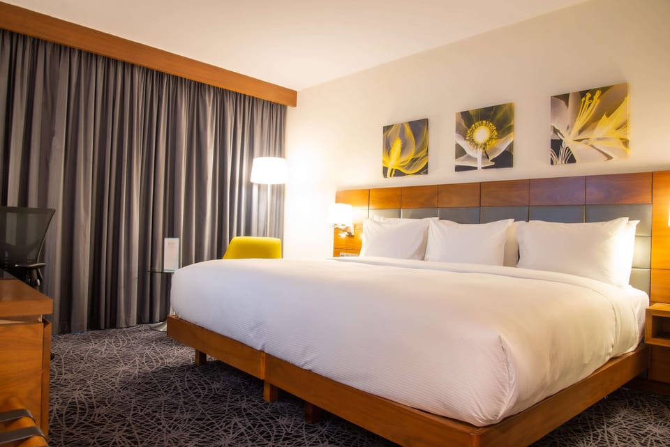 Room with Super King Size Bed 180x230cm | 1 bedroom, minibar, in-room safe, desk