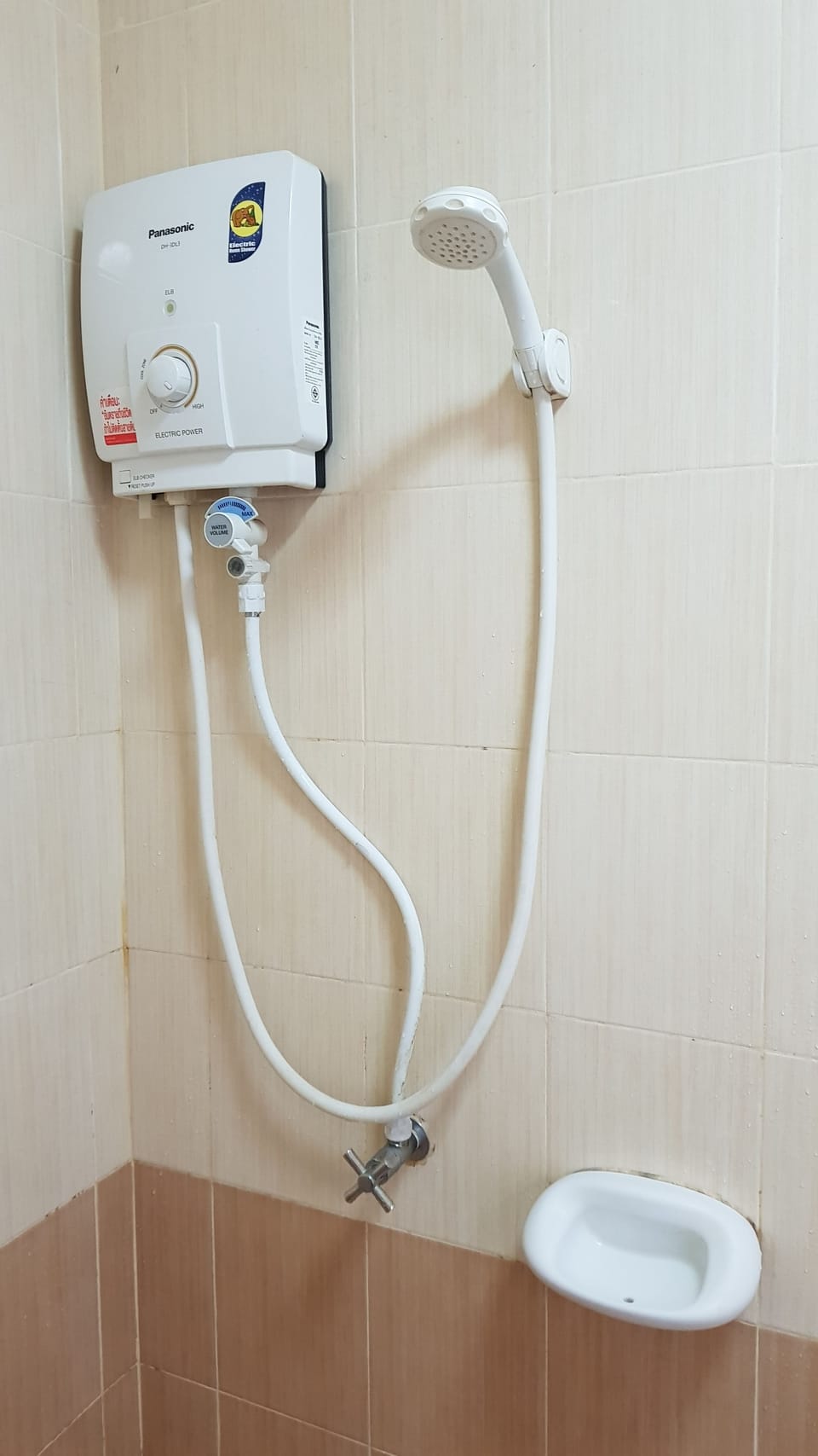 Standard Double Room | Bathroom shower