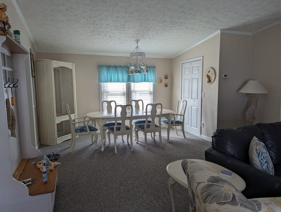 dining table / great room 