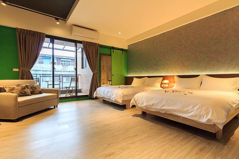 Family Quadruple Room | Individually decorated, individually furnished, desk, blackout drapes