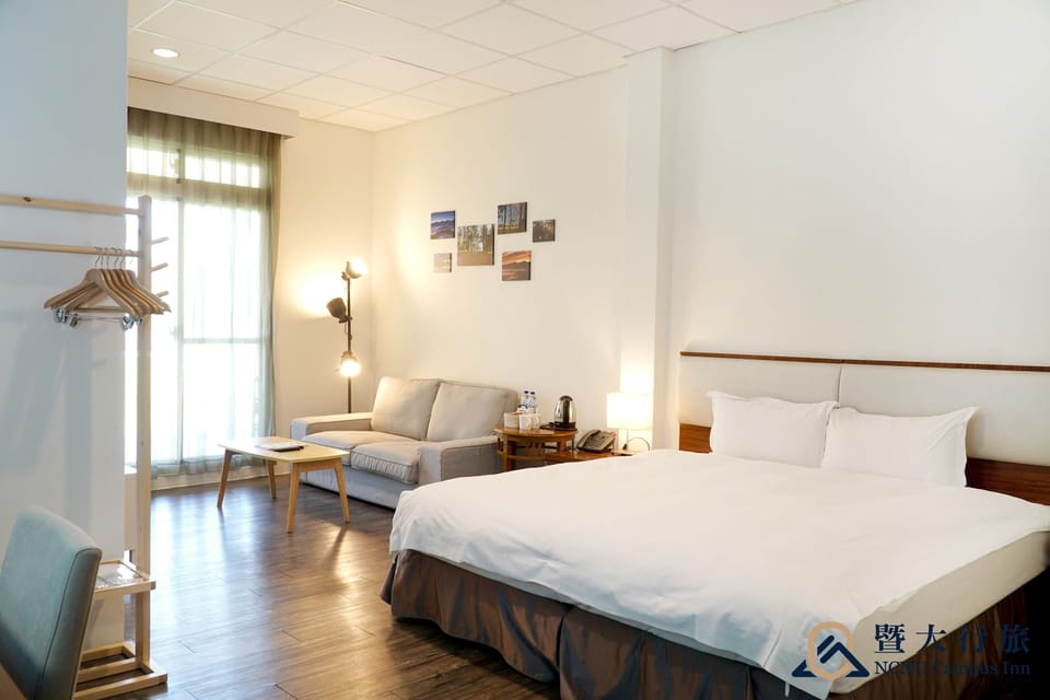 Standard Double Room | Free minibar, desk, blackout drapes, free WiFi