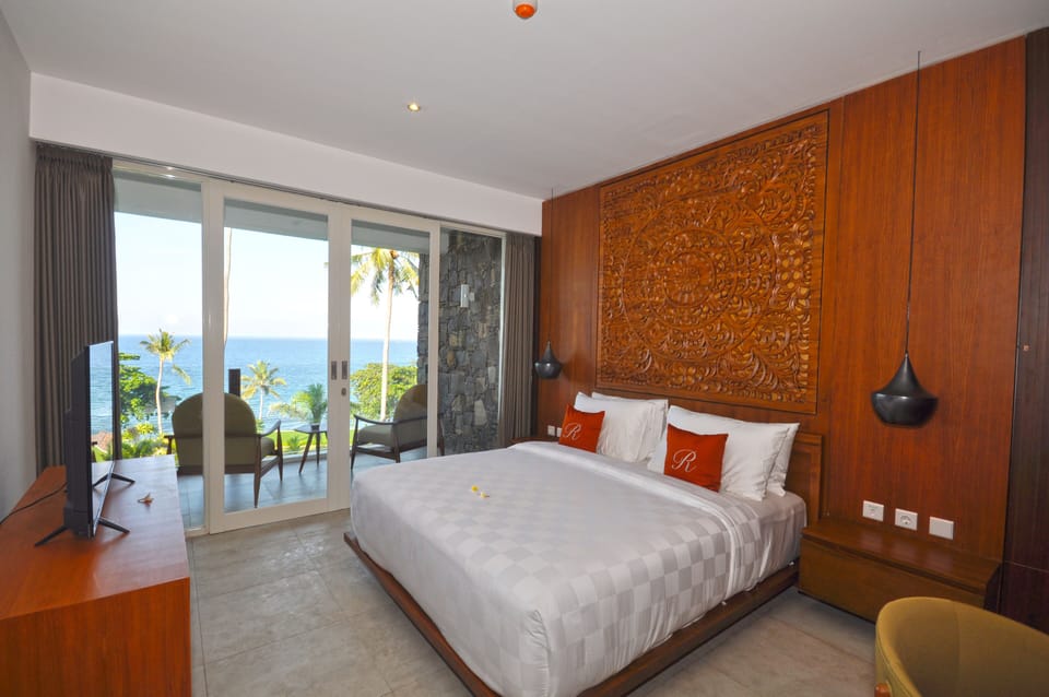 Deluxe Ocean View | Minibar, in-room safe, WiFi (free)