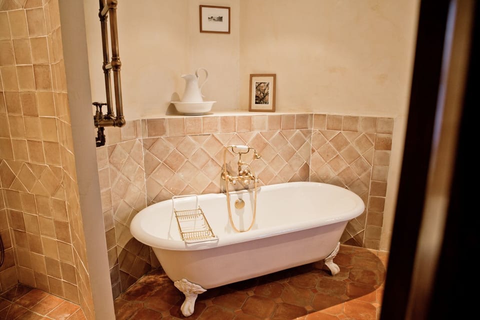 Classic Suite (Sanglier) | Deep soaking bathtub